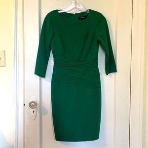 Green form fitting dress Ellen Tracy
